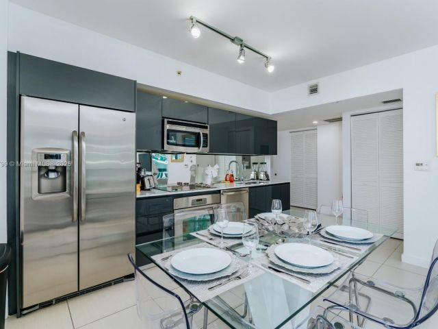 Продажа квартиры #2408 - фото 6061415