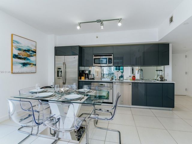 Продажа квартиры #2408 - фото 6061416