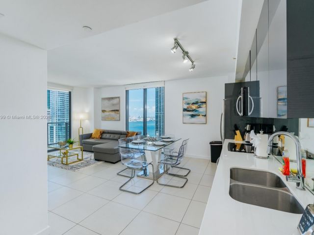 Продажа квартиры #2408 - фото 6061418