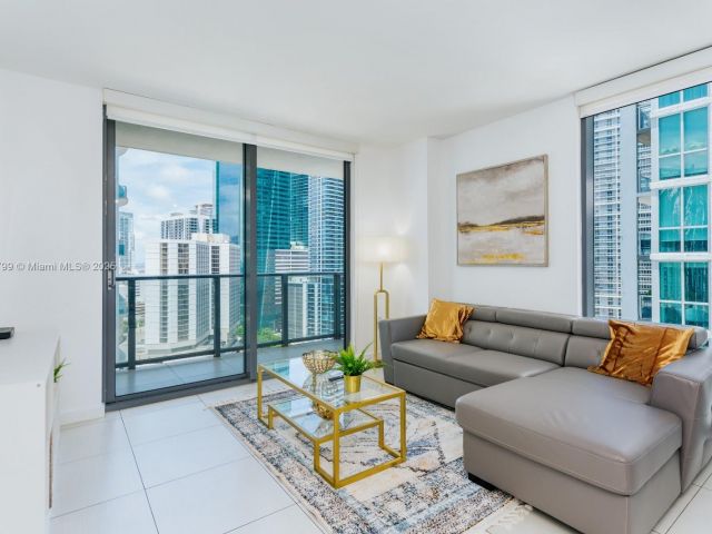 Продажа квартиры #2408 - фото 6061419