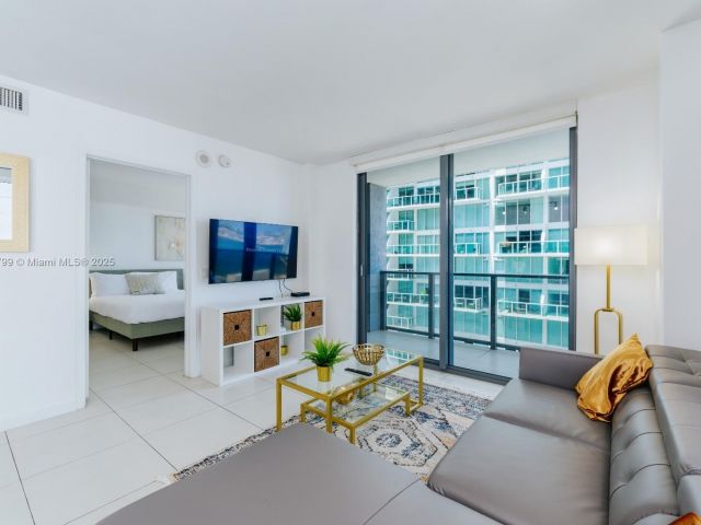 Продажа квартиры #2408 - фото 6061420