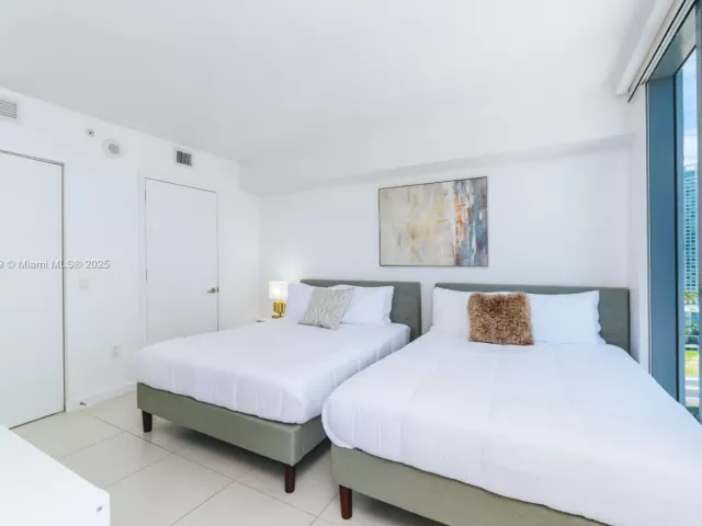 Продажа квартиры #2408 - фото 6061414