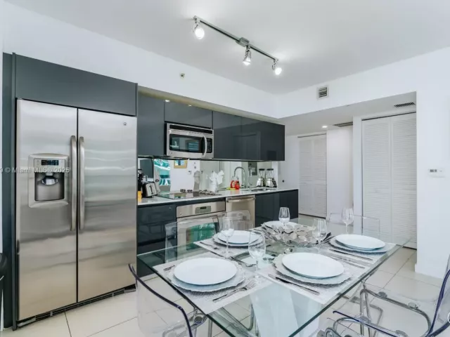 Продажа квартиры #2408 - фото 6061415