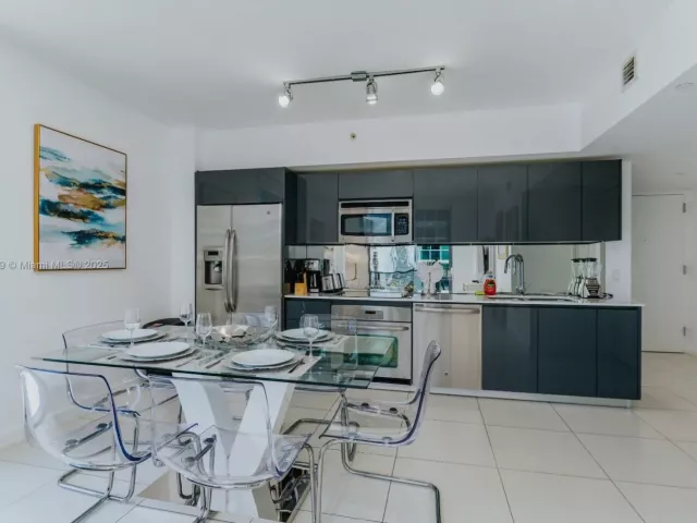 Продажа квартиры #2408 - фото 6061416