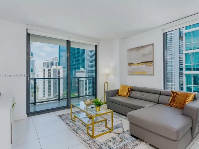 Продажа квартиры #2408 - фото 6061419