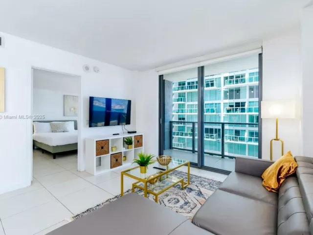 Продажа квартиры #2408 - фото 6061420