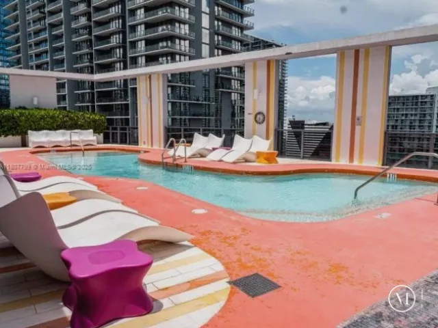 Продажа квартиры #2408 - фото 6061404