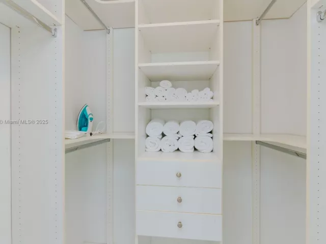 Продажа квартиры #2408 - фото 6061406