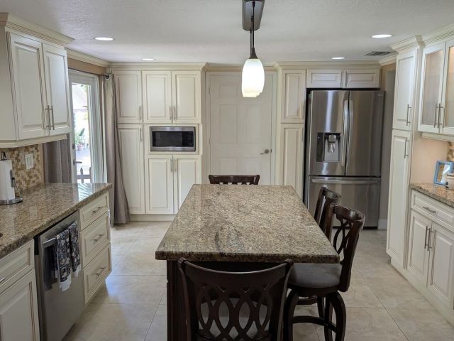 Продажа дома по адресу 12200 SW 51st St - фото 6072652