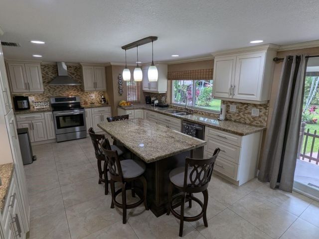 Продажа дома по адресу 12200 SW 51st St - фото 6072653