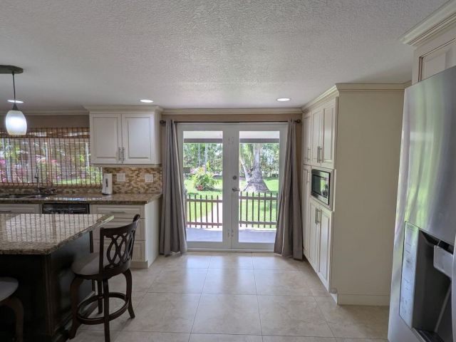 Продажа дома по адресу 12200 SW 51st St - фото 6072656