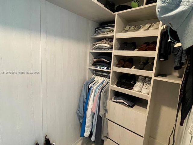 Квартира в аренду номер2305E - фото 6061330