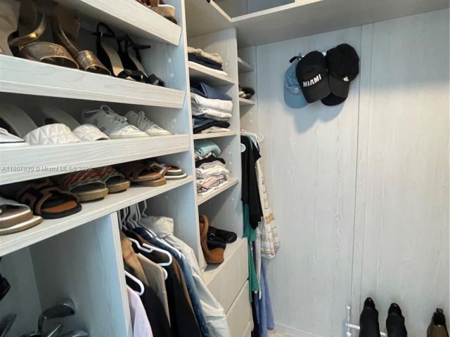 Квартира в аренду номер2305E - фото 6061331