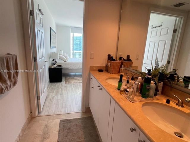 Квартира в аренду номер2305E - фото 6061332