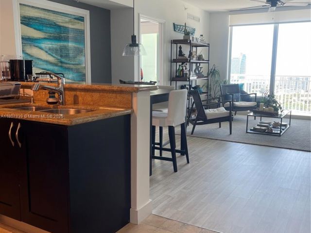 Квартира в аренду номер2305E - фото 6061338