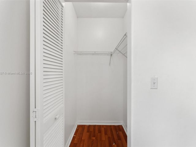 Дом в аренду по адресу 10819 NW 51st Ln - фото 6227288