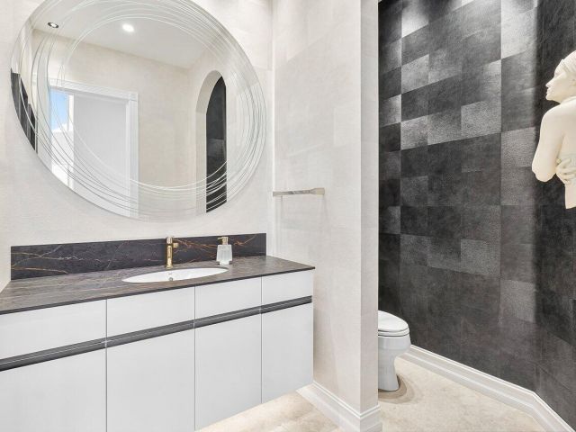 Продажа дома по адресу 713 SE 10th Street - фото 6062975