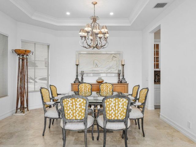 Продажа дома по адресу 713 SE 10th Street - фото 6062976