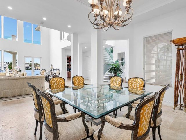 Продажа дома по адресу 713 SE 10th Street - фото 6062977