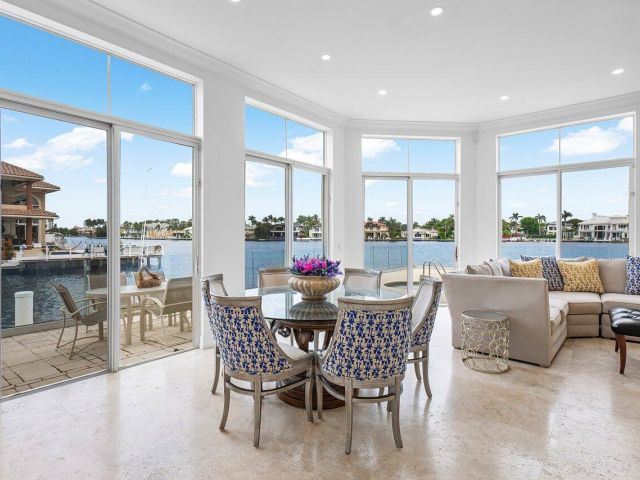 Продажа дома по адресу 713 SE 10th Street - фото 6062981