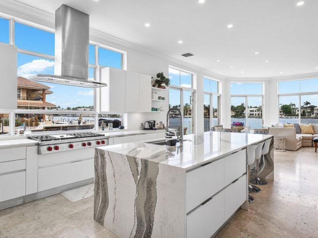 Продажа дома по адресу 713 SE 10th Street - фото 6062984