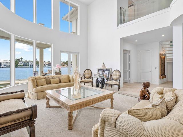 Продажа дома по адресу 713 SE 10th Street - фото 6062985