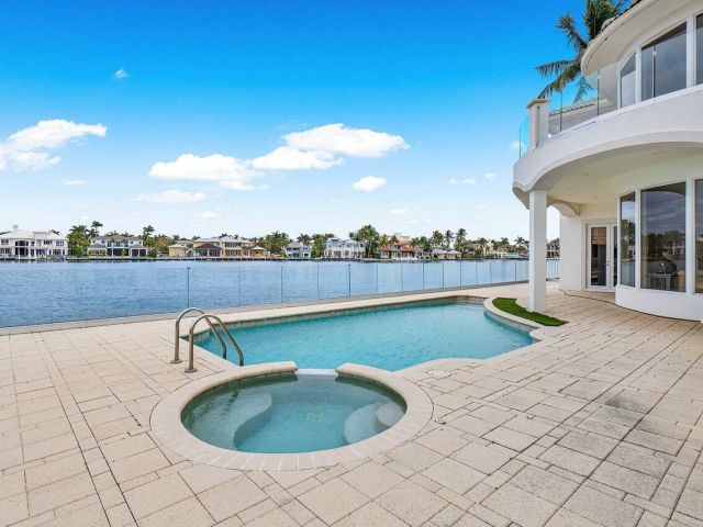 Продажа дома по адресу 713 SE 10th Street - фото 6062988