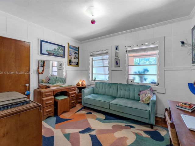 Продажа дома по адресу 1895 SW 25th St - фото 6119159