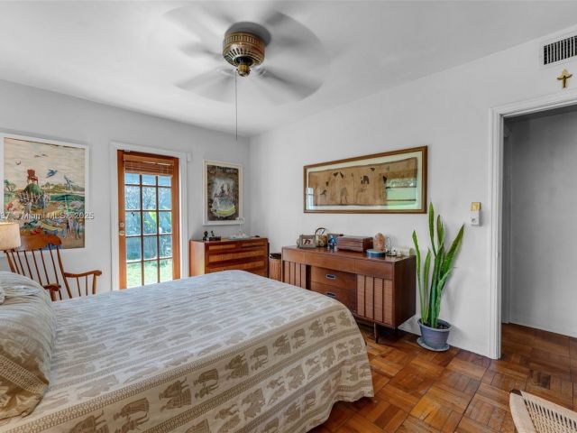 Продажа дома по адресу 1895 SW 25th St - фото 6119161