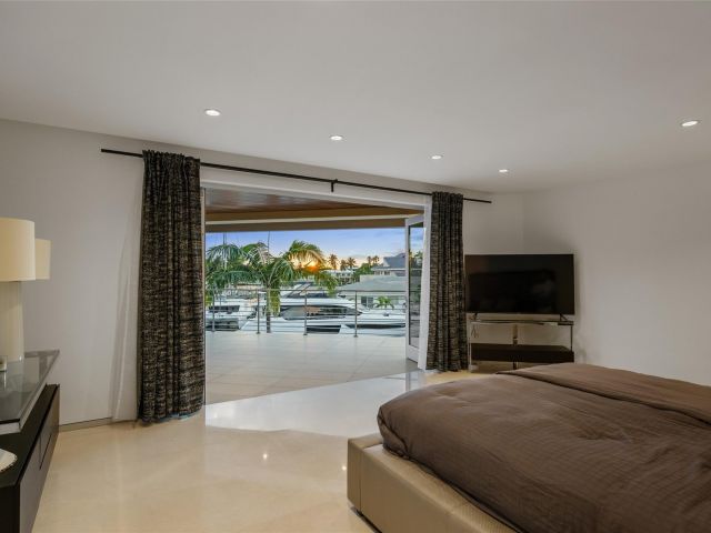 Дом в аренду по адресу 3300 NE 39th St - фото 6125037