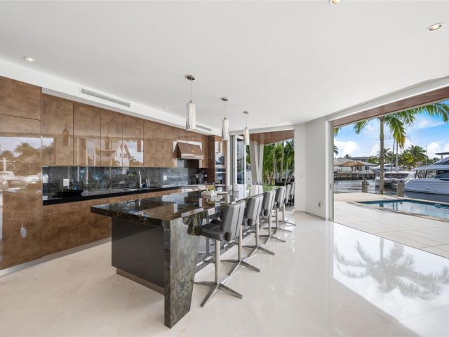 Дом в аренду по адресу 3300 NE 39th St - фото 6125038