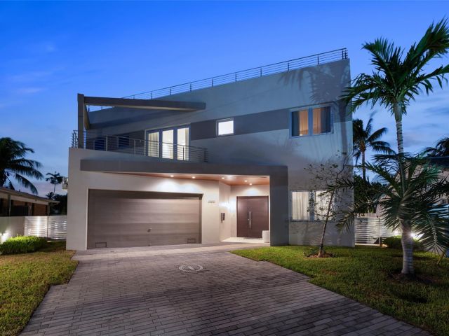 Дом в аренду по адресу 3300 NE 39th St - фото 6125053