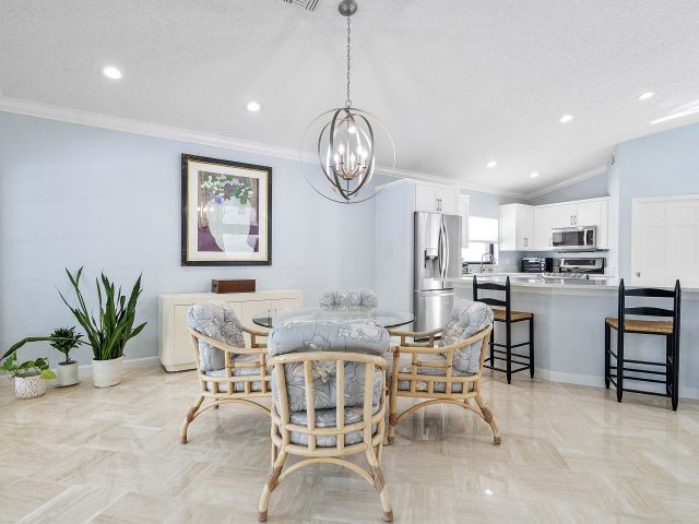 Продажа дома по адресу 22652 Esplanada Circle W - фото 6075039