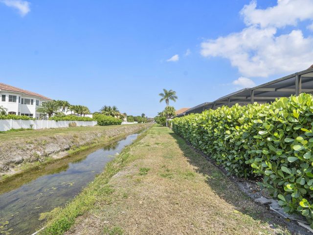 Продажа дома по адресу 22652 Esplanada Circle W - фото 6075040