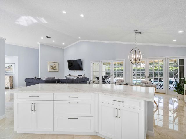 Продажа дома по адресу 22652 Esplanada Circle W - фото 6075049