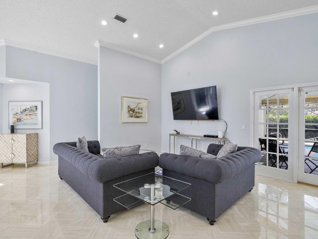 Продажа дома по адресу 22652 Esplanada Circle W - фото 6075052