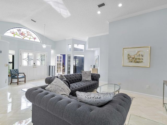 Продажа дома по адресу 22652 Esplanada Circle W - фото 6075053