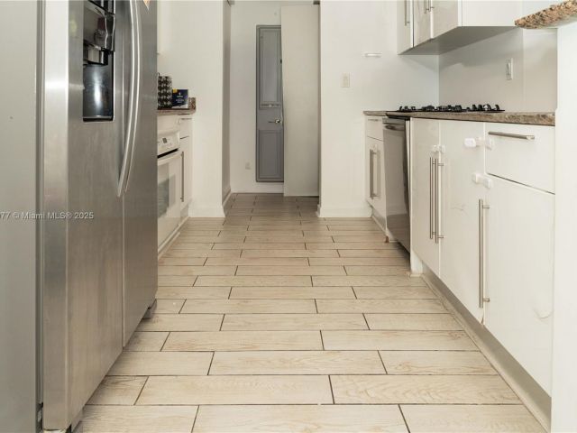 Продажа квартиры #1521 - фото 6065770