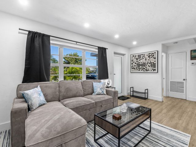 Дом в аренду по адресу 814 Franklin Road - фото 6115762