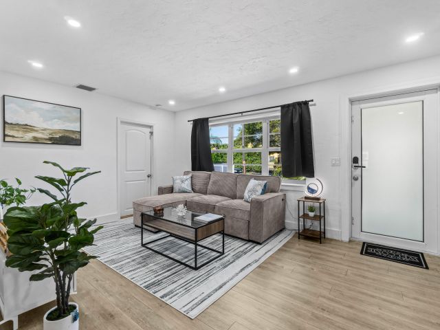 Дом в аренду по адресу 814 Franklin Road - фото 6115763