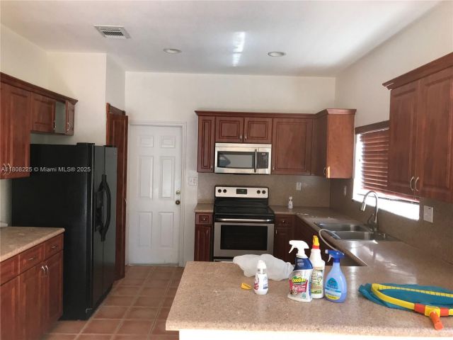 Продажа дома по адресу 22932 SW 113th Pl - фото 6065346