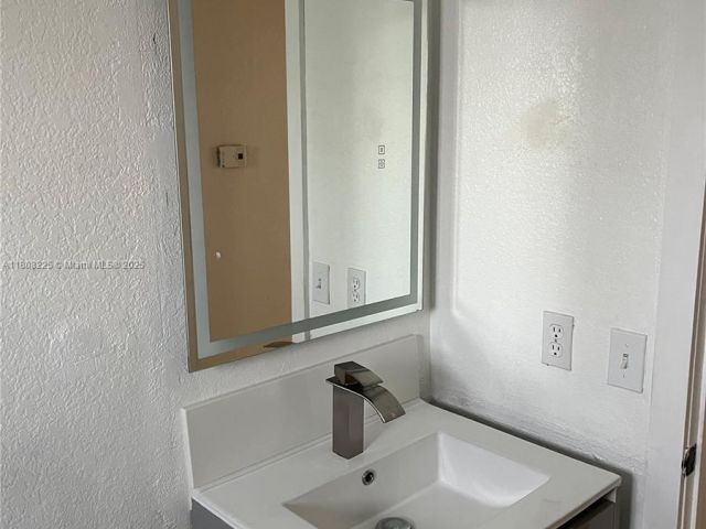 Продажа дома по адресу 22932 SW 113th Pl - фото 6065350