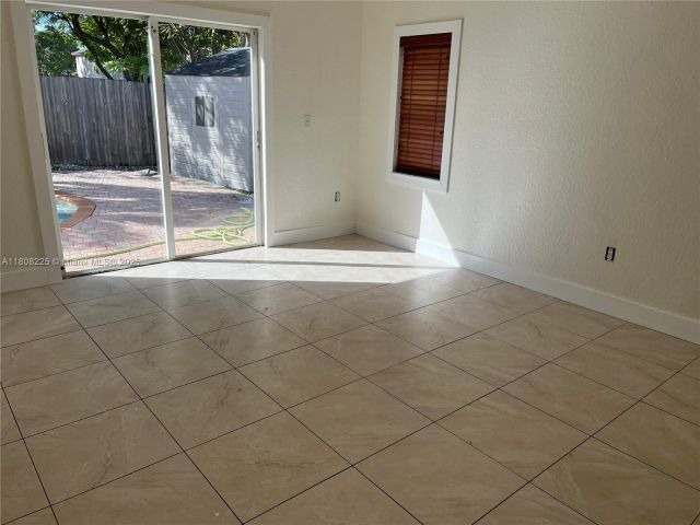 Продажа дома по адресу 22932 SW 113th Pl - фото 6065355