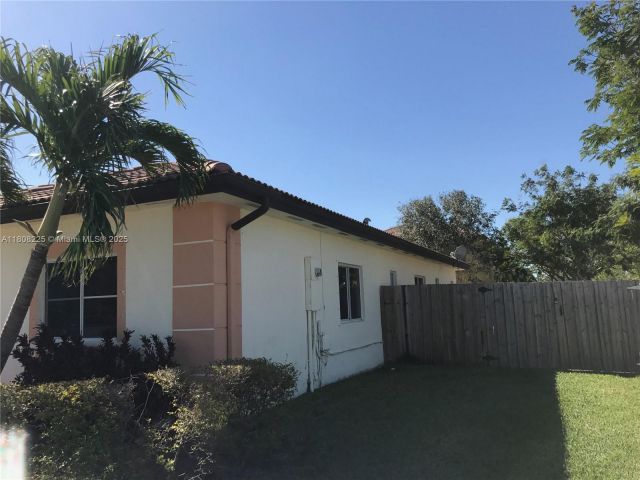 Продажа дома по адресу 22932 SW 113th Pl - фото 6065357