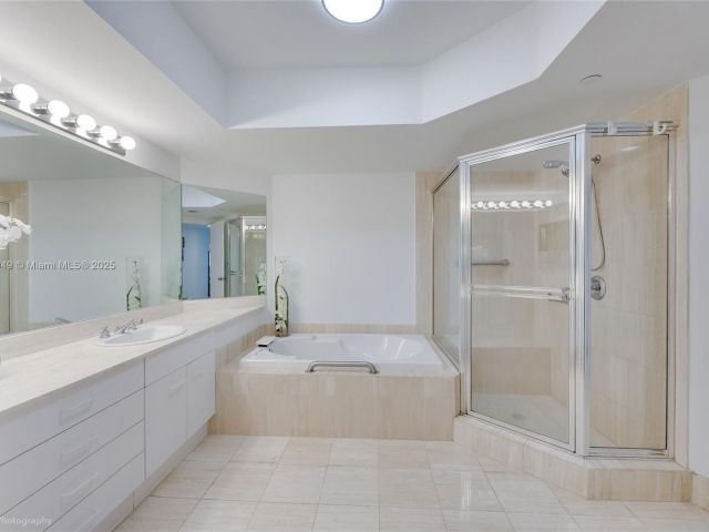 Продажа квартиры #701 - фото 6101475