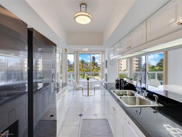 Продажа квартиры #701 - фото 6101480