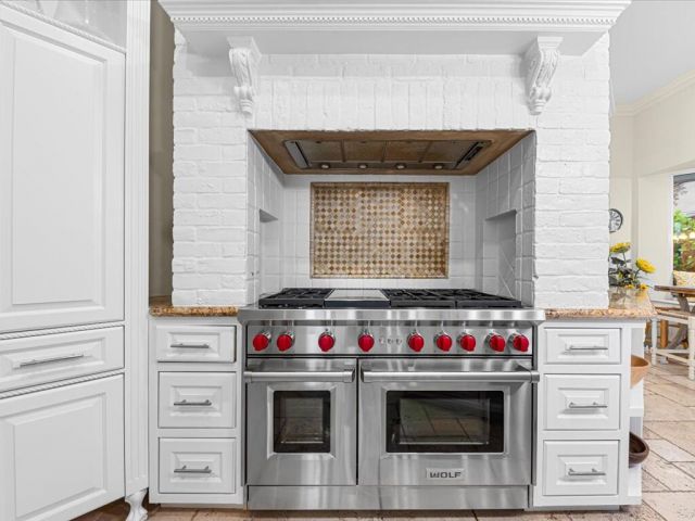 Дом в аренду по адресу 3030 NE 45th Street - фото 6581502