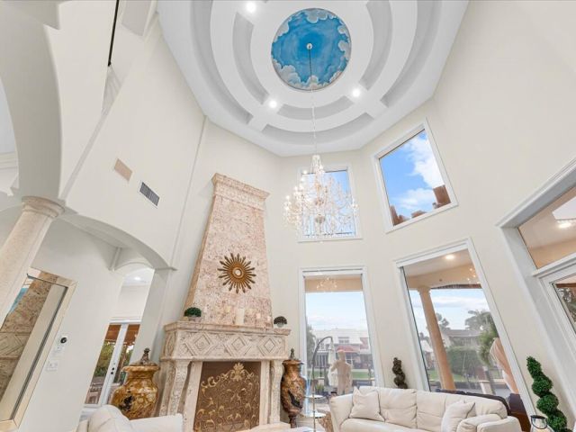 Дом в аренду по адресу 3030 NE 45th Street - фото 6581508