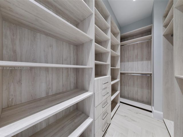 Продажа квартиры #604 Renovated - фото 6079883