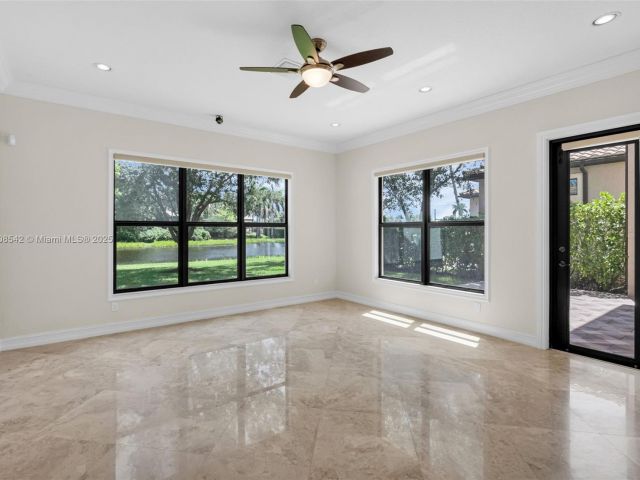 Дом в аренду по адресу 8944 Little Falls Way - фото 6069869